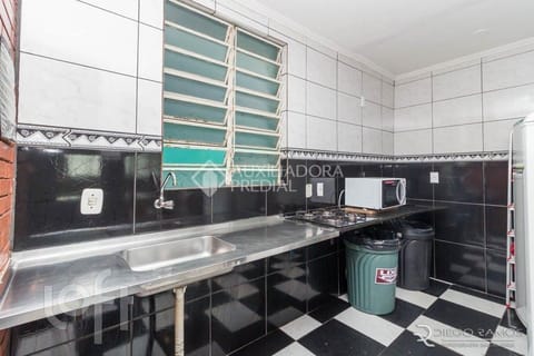 Image 30 - 232930